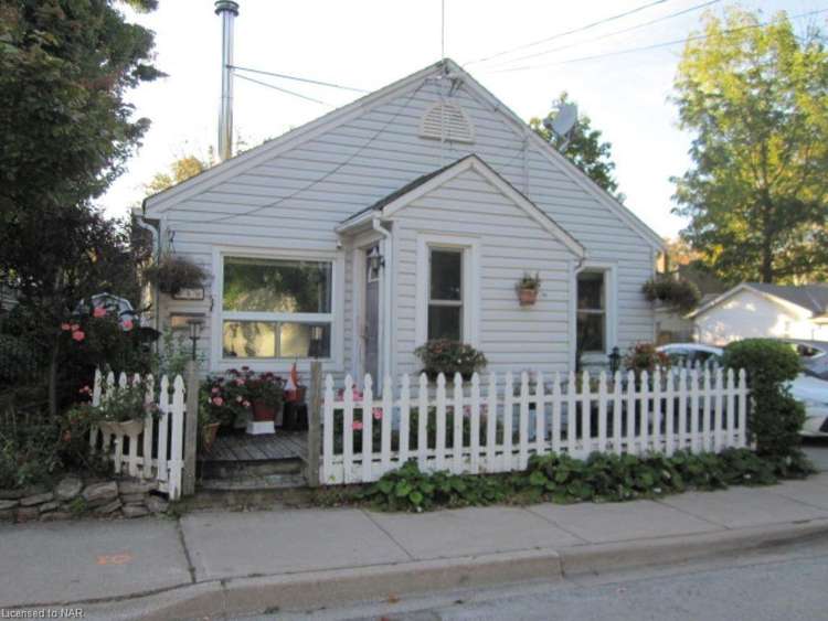 4 Grand Avenue, Grimsby, ON, 