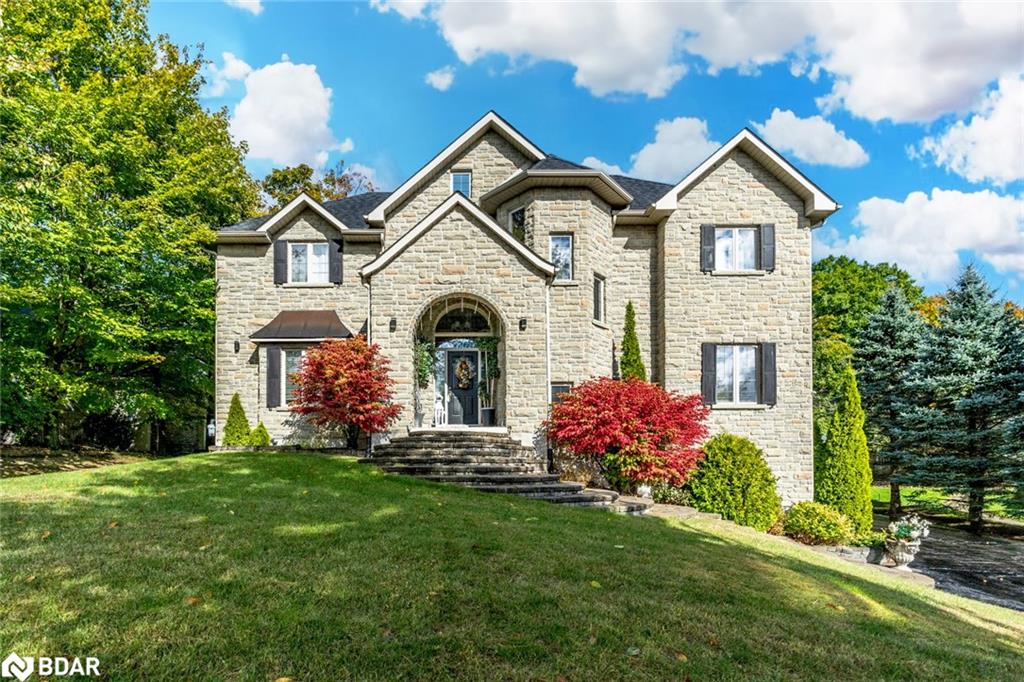 13 Bridle Trail, Springwater, ON, Midhurst