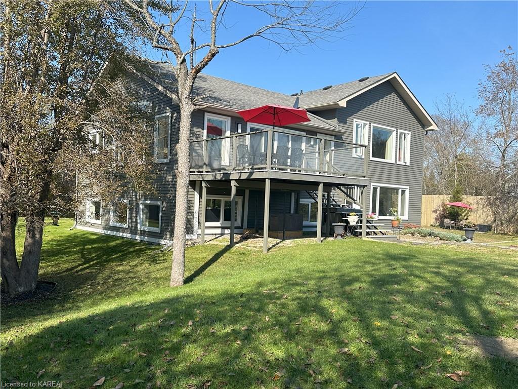 2749 Lakefield Drive Drive, South Frontenac, ON, 