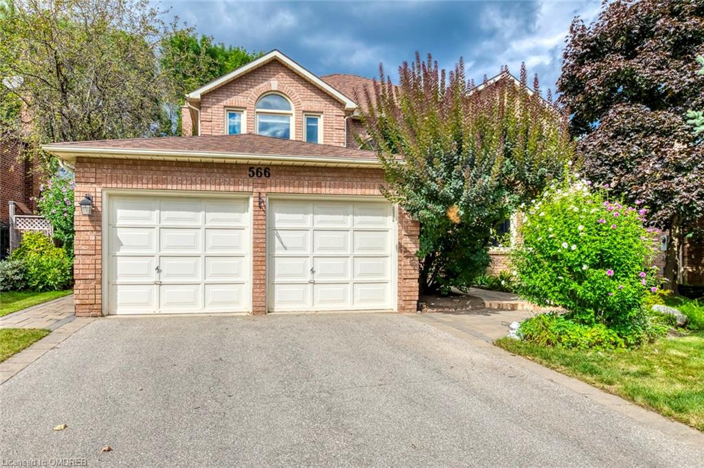 566 Blenheim Crescent, Oakville, ON, Eastlake