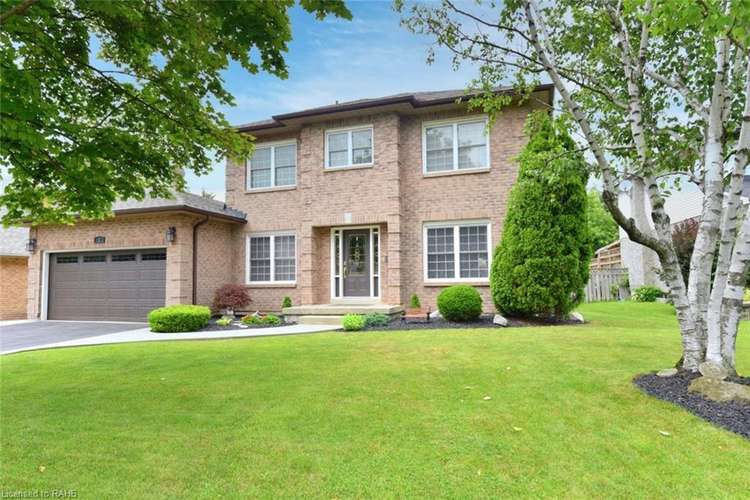 3 Suter Crescent, Hamilton, ON, Dundas