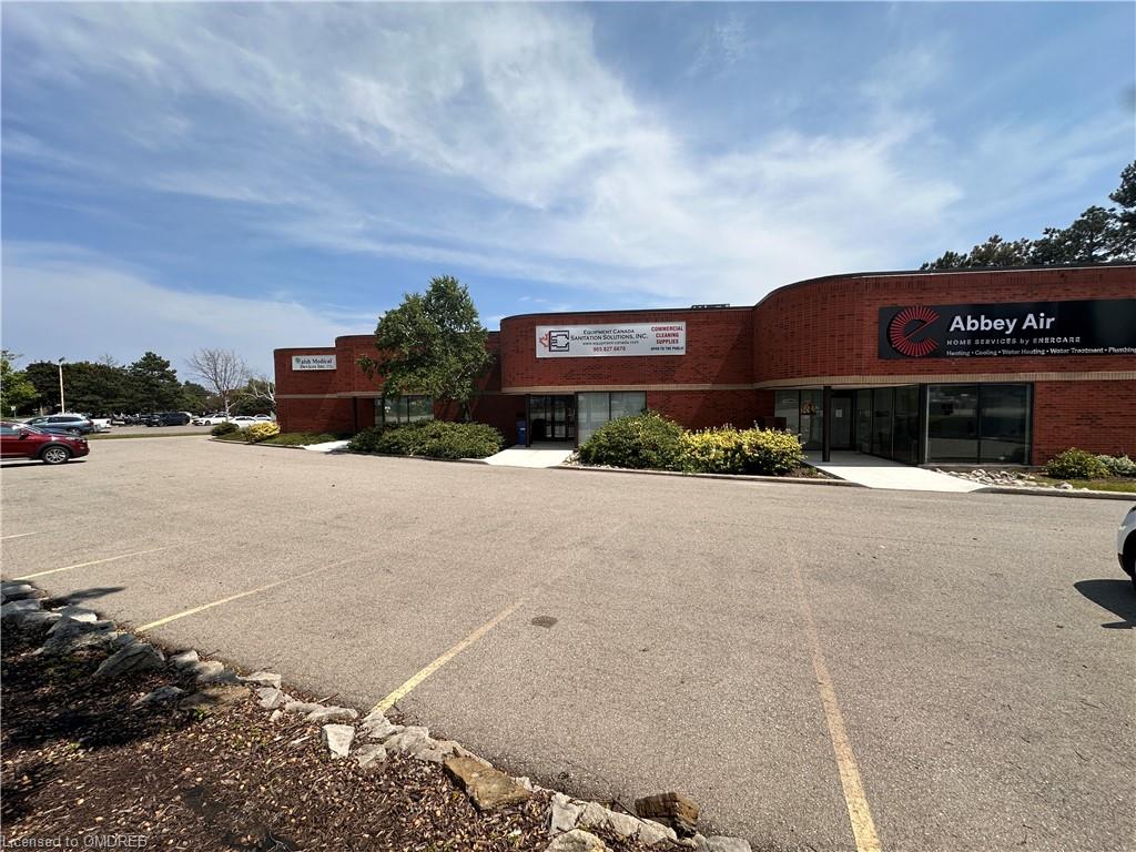 1200 South Service Road W, Oakville, ON, Bronte East