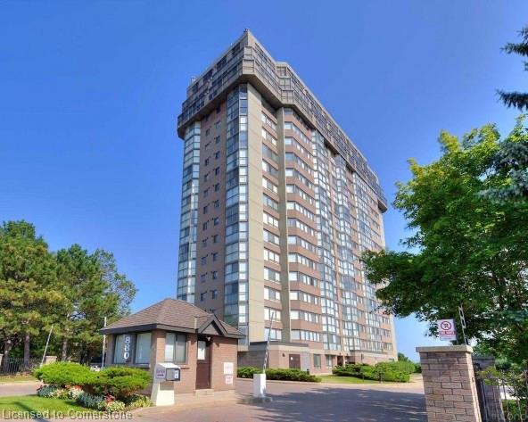 880 Dundas Street, Mississauga, ON, Erindale