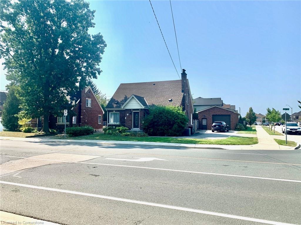 876 West 5th Street, Hamilton, ON, Gourley