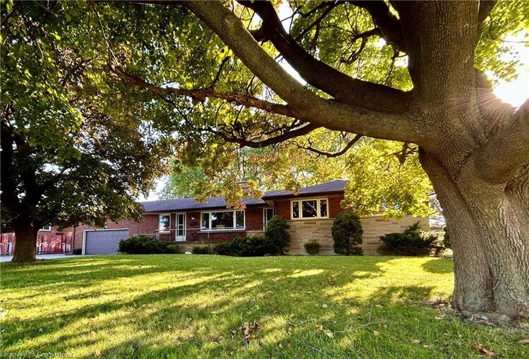 253 Limeridge Road W, Hamilton, ON, Rolston