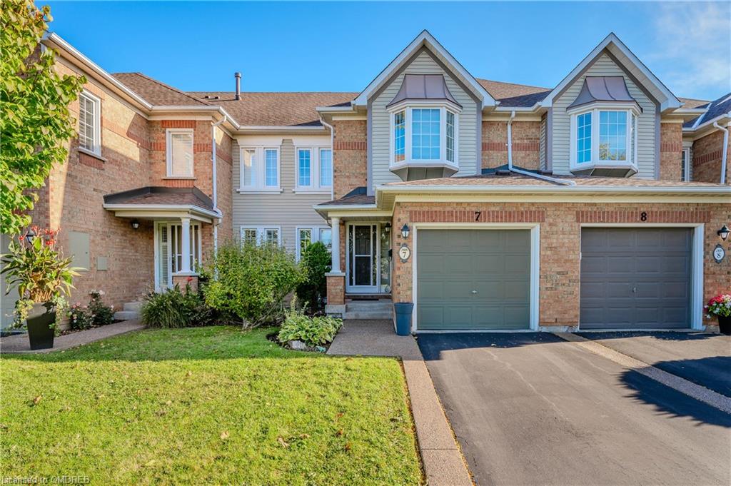 2105 Berwick Drive, Burlington, ON, Rose