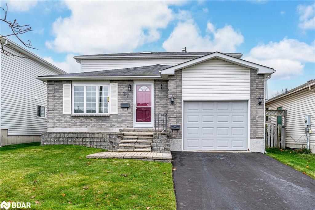 27 Waddington Crescent, Barrie, ON, Holly