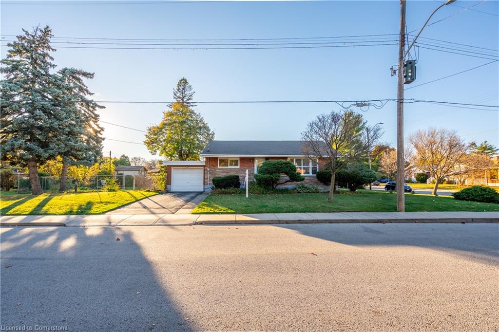 130 Kings Forest Drive, Hamilton, ON, Huntington