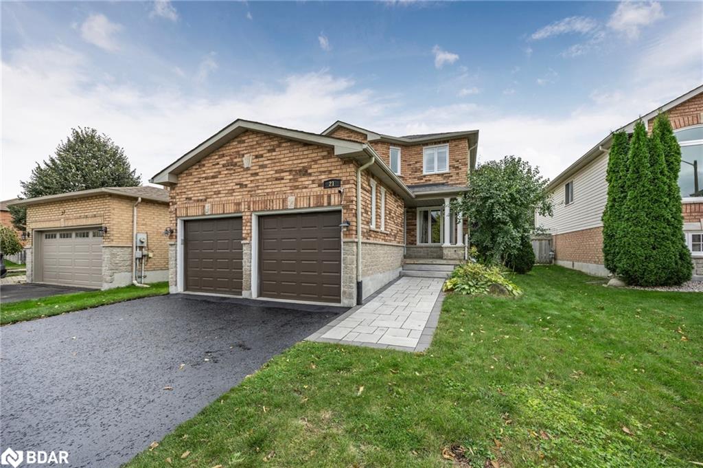 21 Leslie Avenue, Barrie, ON, Holly