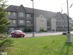 395 Centre St Street N, Muskoka, ON , MLS #40679980 , Image - 1