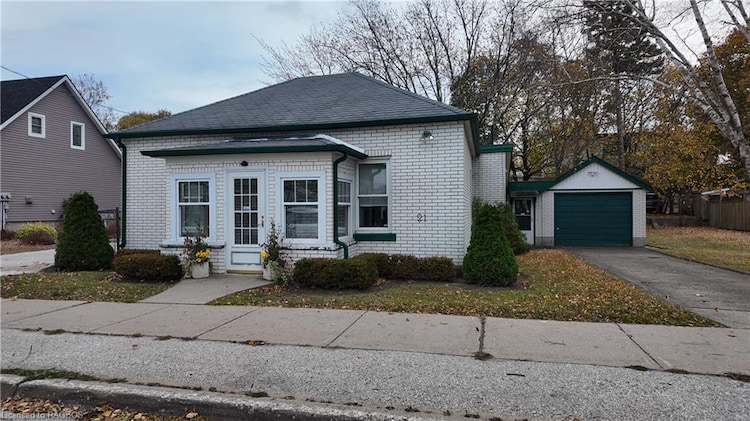 21 Grosvenor St N, Saugeen Shores, ON, 