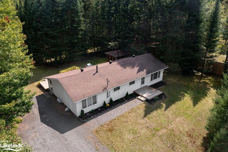 1098 Lawrence Pit Road, Muskoka Lakes, ON, 