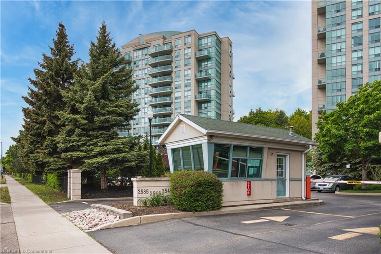 2585 Erin Centre Boulevard, Mississauga, ON, Central Erin Mills