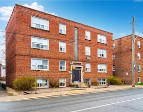 145 Victoria Avenue S, Hamilton, ON , MLS #40681365 , Image - 1