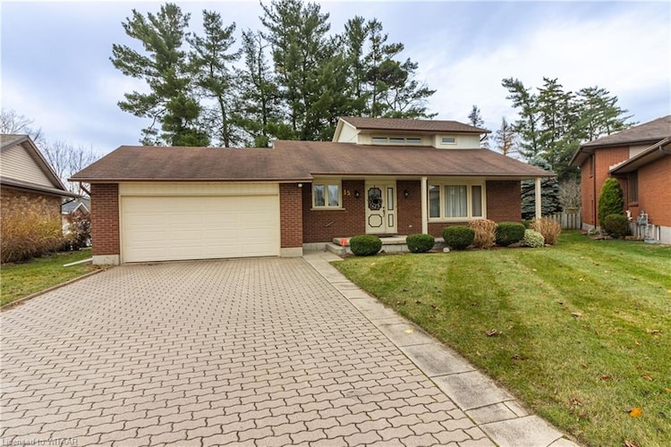 15 Clear Valley Drive, Tillsonburg, ON, 