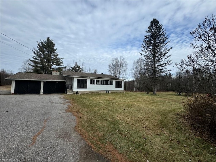 3877 Highway 17 E, Papineau-Cameron, ON, 