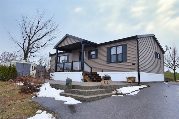 673 Brant-Waterloo Road, North Dumfries, ON, 