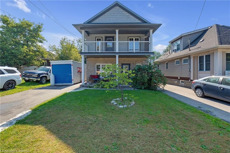 2 Comet Avenue, Hamilton, ON, Hamilton Beach