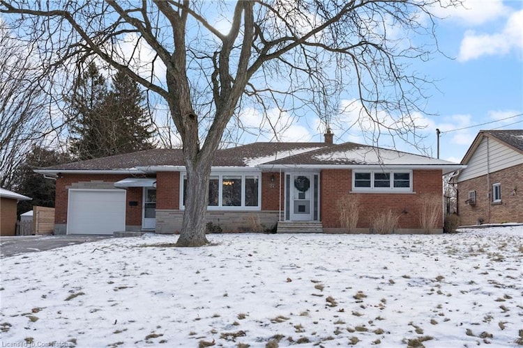 32 Charlton Crescent, Norfolk County, ON, Simcoe