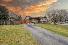 11 Golden Place, Oxford, ON , MLS #40686575 , Image - 1