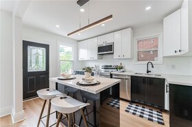 15 Barnesdale Avenue N, Hamilton, ON , MLS #40723697 , Image - 1