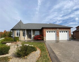 34 Penfold Court, Hamilton, ON , MLS #40773361 , Image - 1