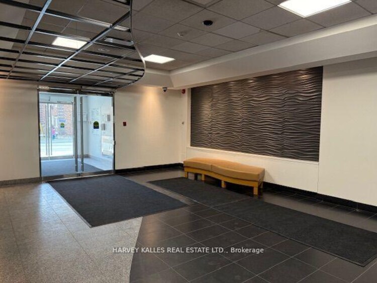 110 Eglinton Avenue, Toronto, ON, Yonge-Eglinton