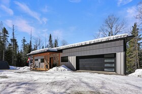 1086 Stothart Creek Road, Haliburton, ON , MLS #X12028606 , Image - 1