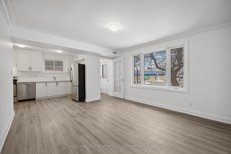 84 Taunton Road W, Oshawa, ON, Samac