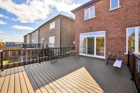 111 Vineberg Drive, Hamilton, ON