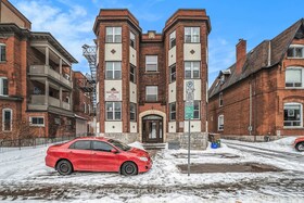 305 Waverley Street, Ottawa, ON , MLS #X12365393 , Image - 1