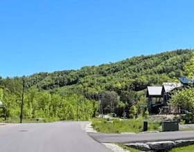 127 Arnot Crescent, Grey County, ON , MLS #X12578002 , Image - 1