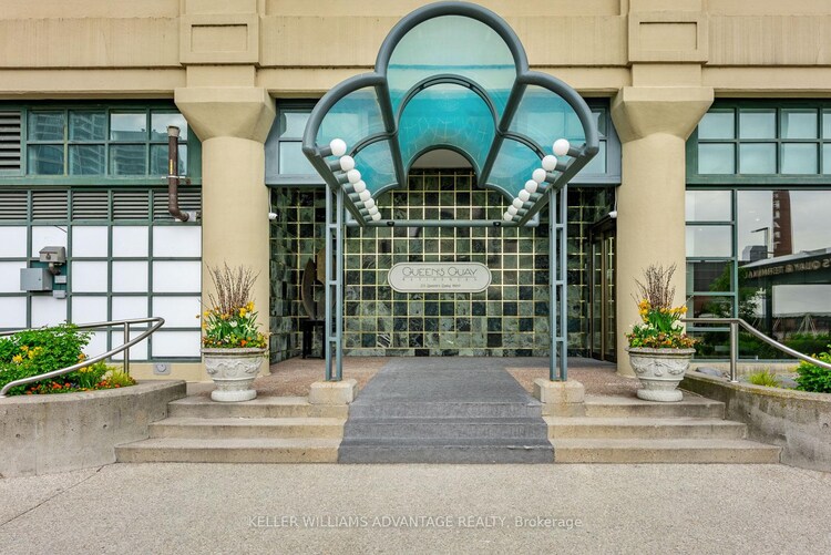 211 Queens Quay W, Toronto, ON, Waterfront Communities C1