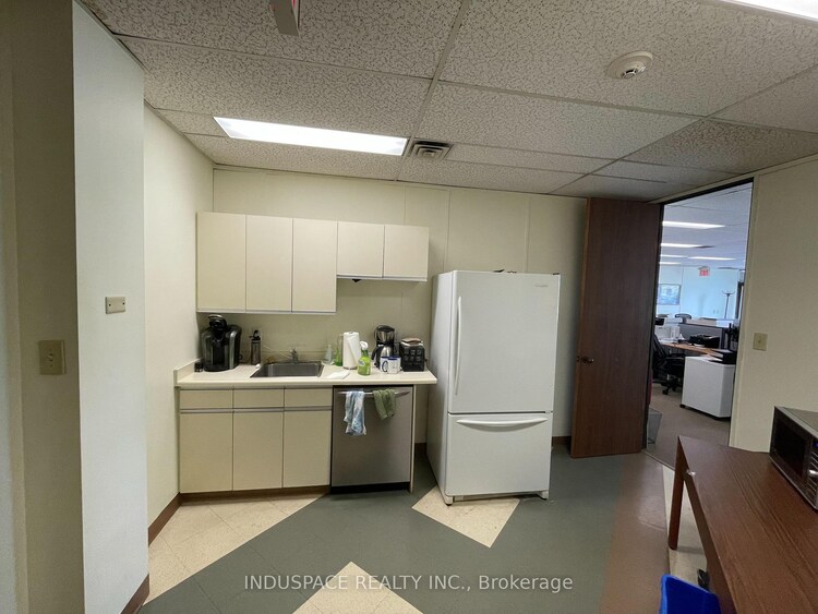 5800 Ambler Drive, Mississauga, ON, Northeast