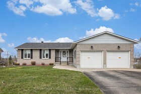 74 Colonel By Crescent, Lanark, ON , MLS #X12021954 , Image - 1
