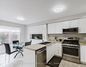 1190 Fox Crescent, Halton, ON , MLS #W13561464 , Image - 1