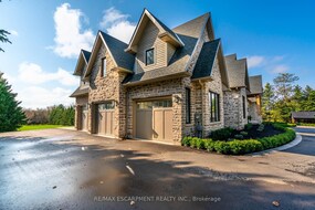 302 Carlisle Road, Hamilton, ON