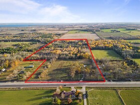 1703 Innisfil Beach Road, Simcoe, ON , MLS #N8430558 , Image - 1