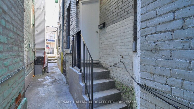 38 Kensington Avenue, Toronto, ON, Kensington-Chinatown