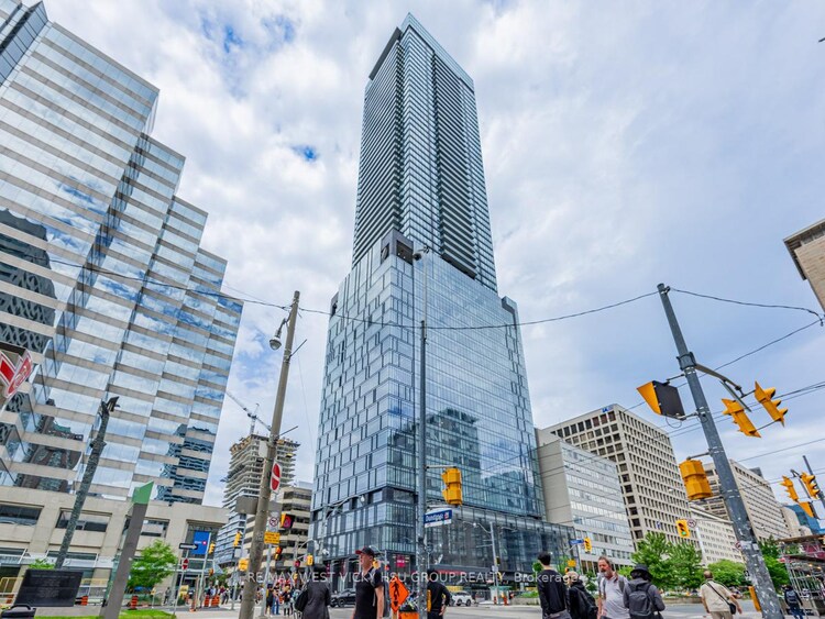 488 University Avenue, Toronto, ON, Kensington-Chinatown