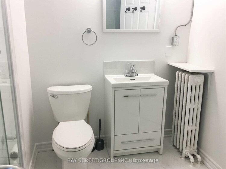 1104 College Street, Toronto, ON, Dufferin Grove