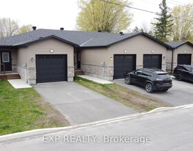 32 David Street, Leeds and Grenvi, ON , MLS #X12395253 , Image - 1