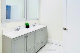 224 King Street W, Leeds and Grenvi, ON , MLS #X12039373 , Image - 1