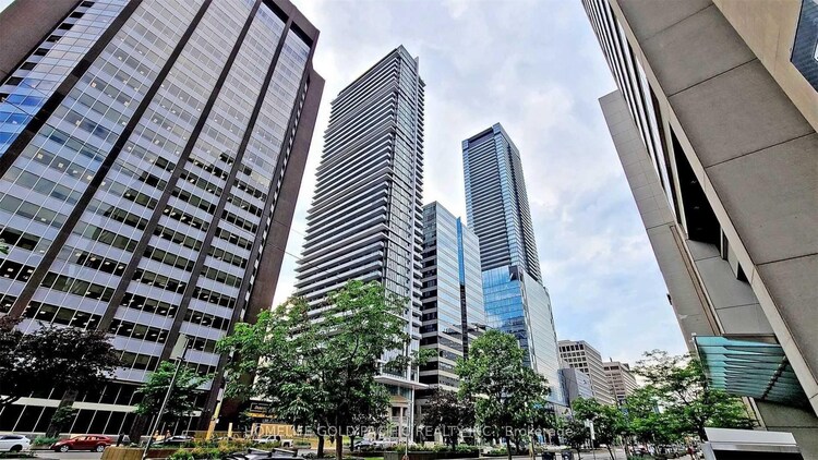 426 University Avenue, Toronto, ON, Kensington-Chinatown