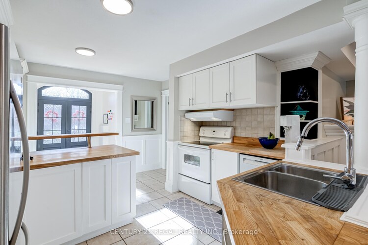 115 Sydenham Street, Hamilton, ON, Dundas