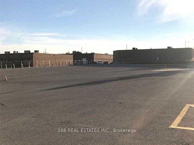 5830 Coopers Avenue, Mississauga, ON, Gateway