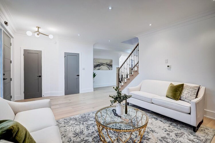 73 Inniswood Drive, Toronto, ON, Wexford-Maryvale