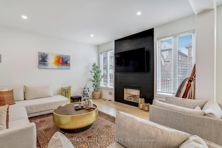 918 Savoline Boulevard, Milton, ON, 1033 - HA Harrison