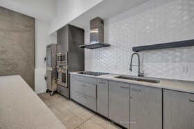 105 CHAMPAGNE Avenue S, Ottawa, ON , MLS #X12043162 , Image - 1