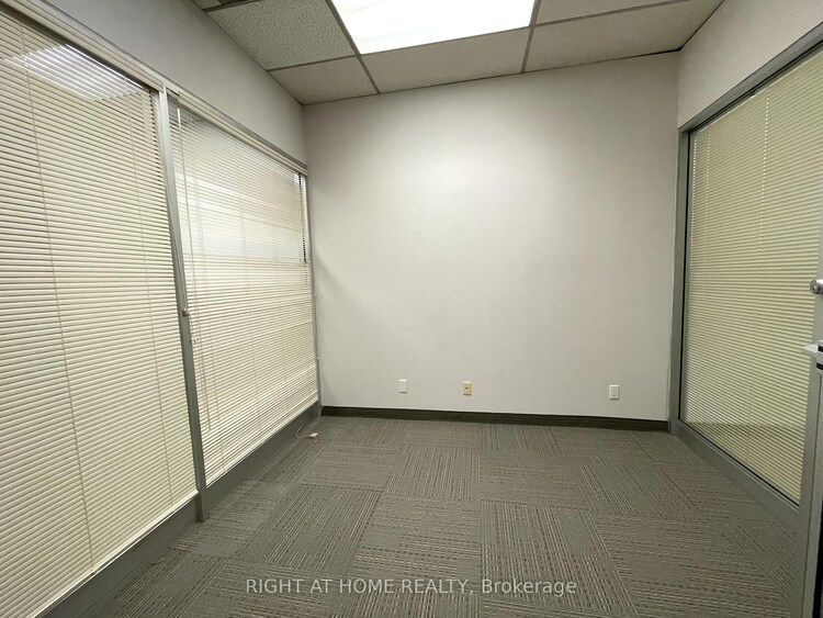 50 Richmond Street E, Oshawa, ON, O'Neill